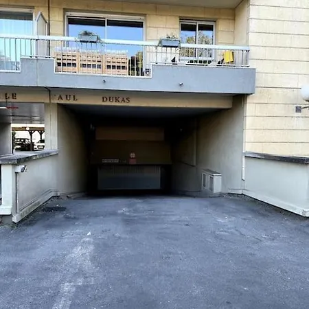 Neuf Avec Balcon Et Parking Privé *